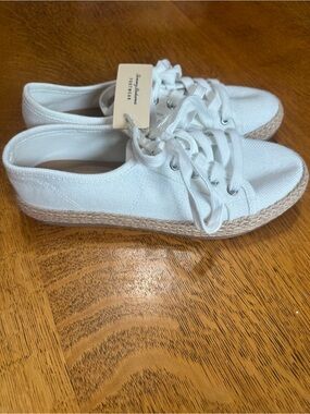 Tommy Bahama White Canvas Espadrille Lace-Up Sneaker Women’s 8.5 NWT